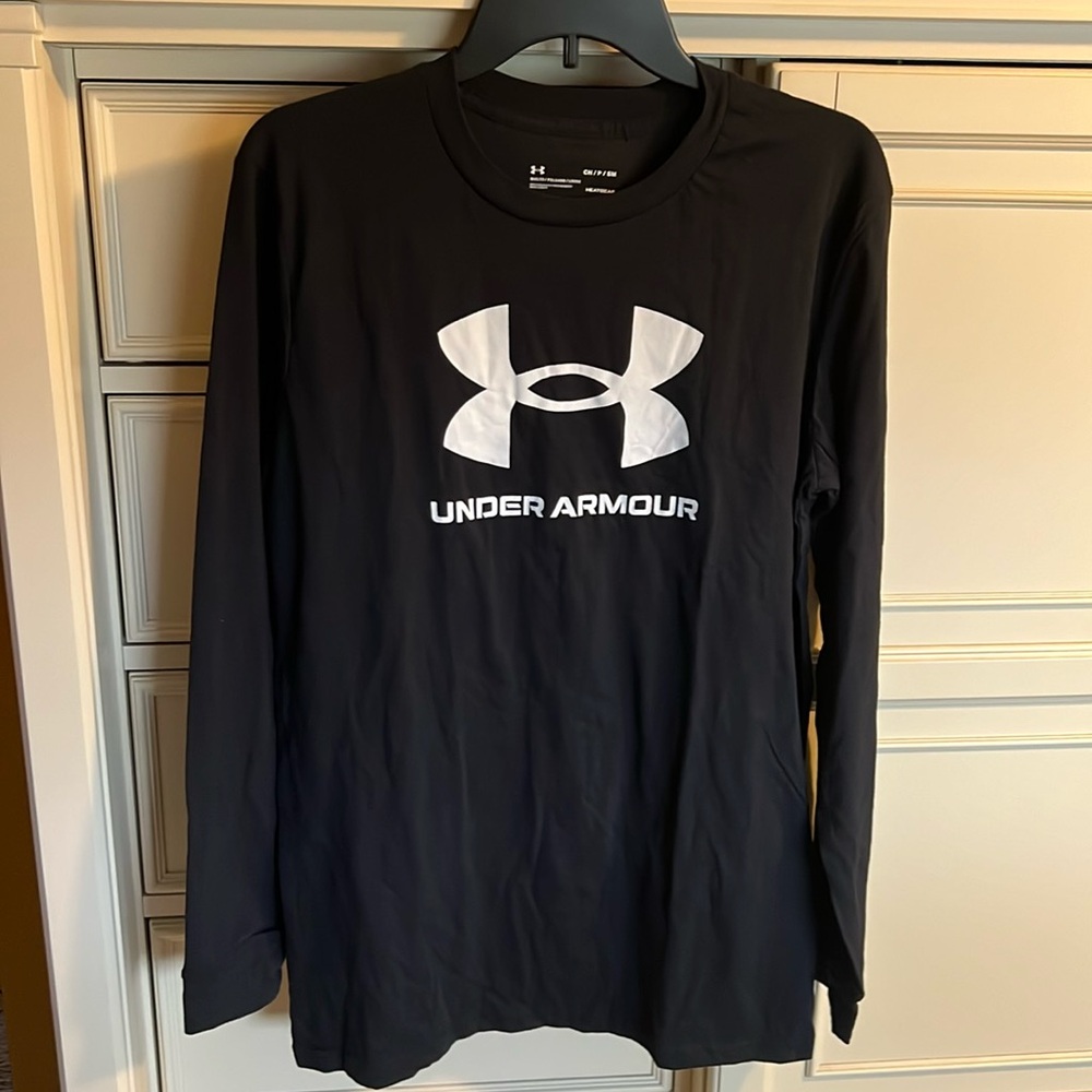 Men’s long sleeve Under Armour shirt